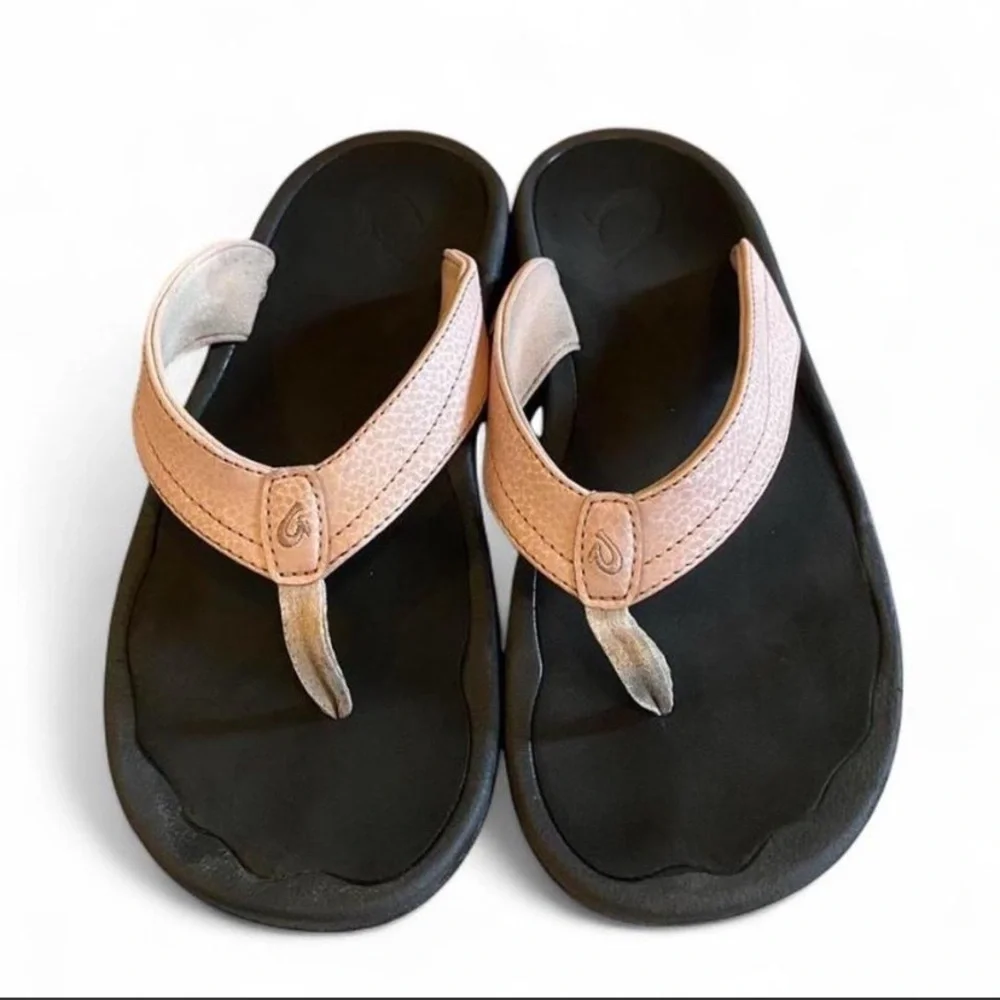 OluKai Women's Sandals Pink and Black Thong Flip Flops - Picture 2 of 6